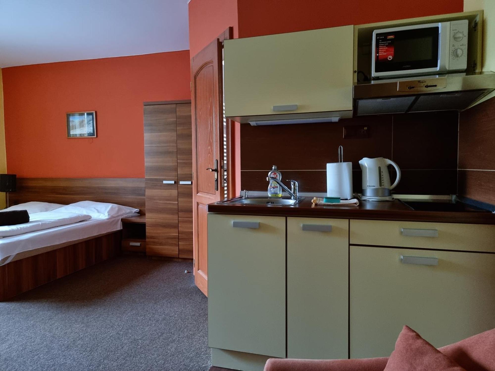Apartmanovy Dom Slniecko Žiar Rom bilde